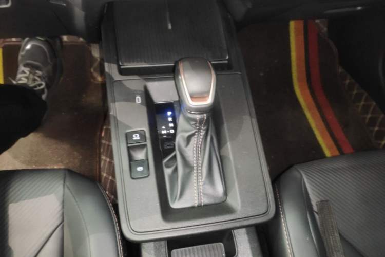 Used Toyota FRONTLANDER 2026 Model 2.0L CVT Comfort PLUS Edition Gear Lever