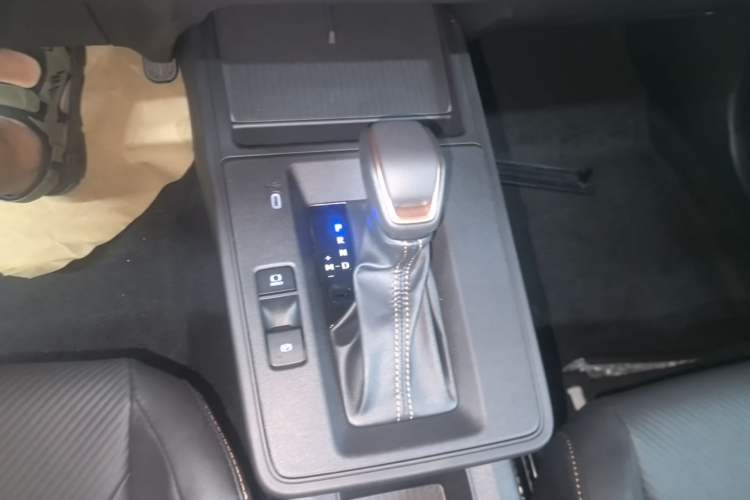Used Toyota FRONTLANDER 2026 Model 2.0L CVT Comfort Edition Gear Lever