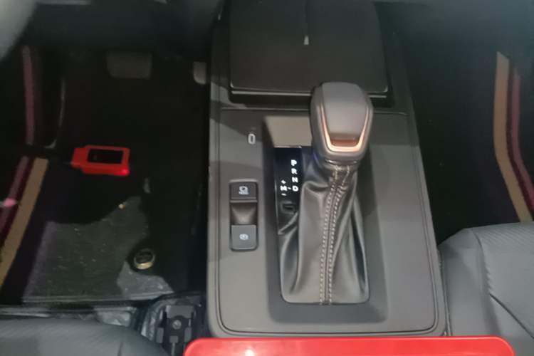 Used Toyota FRONTLANDER 2026 Model 2.0L CVT Comfort Edition Gear Lever