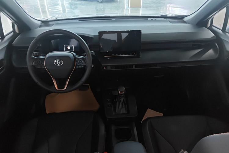 Used Toyota FRONTLANDER 2026 Model 2.0L CVT Comfort Edition Interior 2