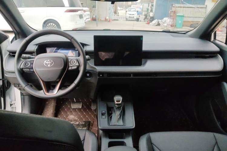 Used Toyota FRONTLANDER 2026 Model 2.0L CVT Comfort PLUS Edition Interior 2