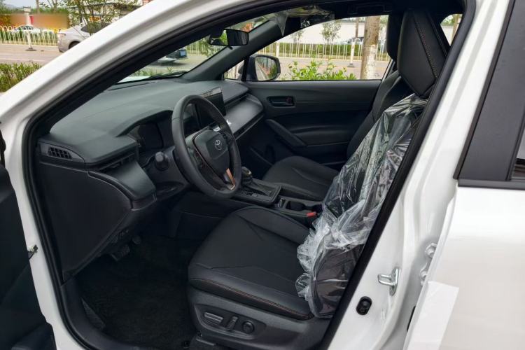 Used Toyota FRONTLANDER 2026 Model 2.0L CVT Comfort Edition Interior 3
