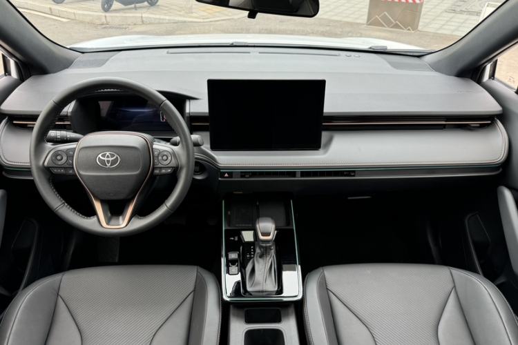Used Toyota FRONTLANDER 2026 Model 2.0L CVT Luxury Edition Interior 3