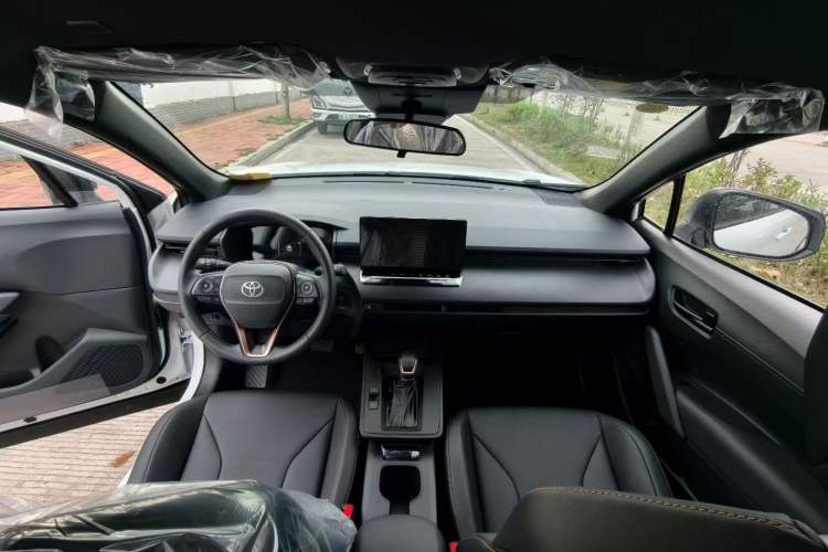 Used Toyota FRONTLANDER 2026 Model 2.0L CVT Comfort Edition Interior 4