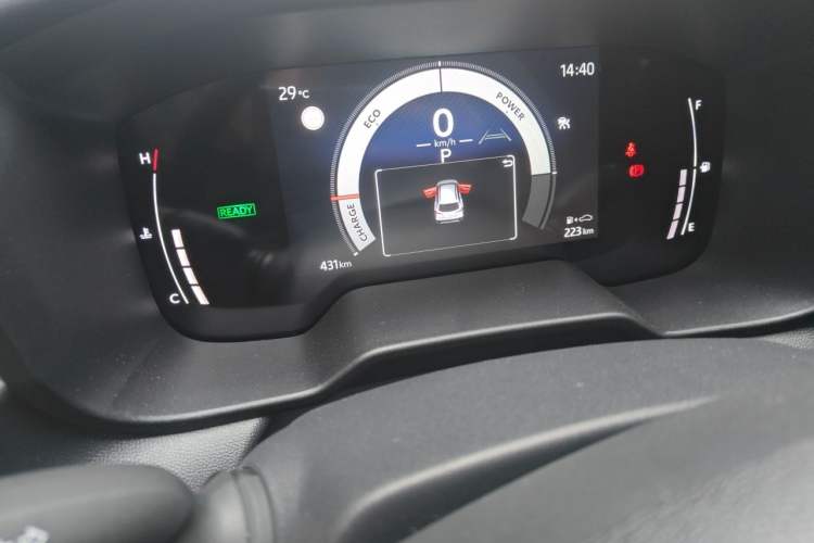 Used Toyota FRONTLANDER 2026 Model 2.0L Smart Electric Hybrid Dual-Engine Leading Edition Odometer Close Up