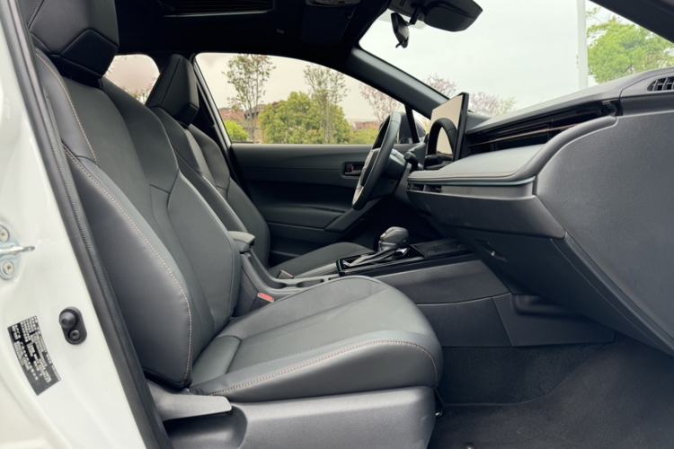 Used Toyota FRONTLANDER 2026 Model 2.0L CVT Luxury Edition Right Front Seat
