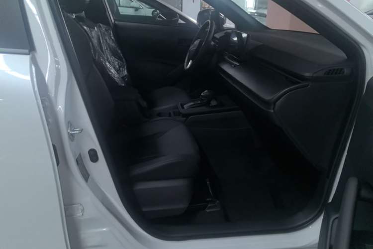 Used Toyota FRONTLANDER 2026 Model 2.0L CVT Comfort Edition Right Front Seat