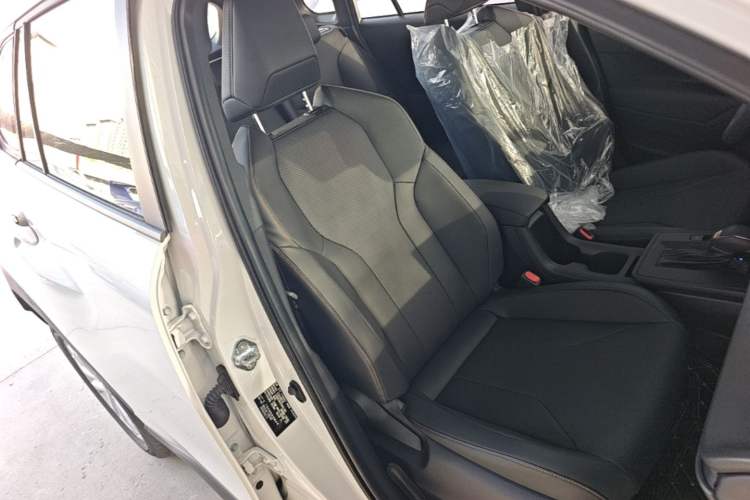 Used Toyota FRONTLANDER 2026 Model 2.0L CVT Comfort Edition Right Front Seat