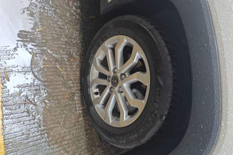 Used Toyota FRONTLANDER 2026 Model 2.0L Smart Electric Hybrid Dual-Engine Leading Edition Right Front Wheel Hub
