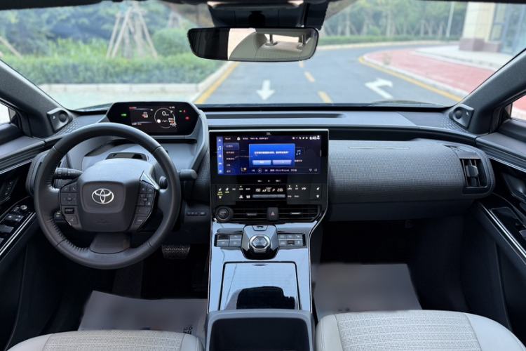 Used Toyota GAC bZ4X 2022 X-MODE Four-Wheel Drive Ultra Interior 3