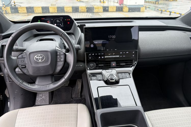 Used Toyota GAC bZ4X 2022 Long-Range Pro Interior 6