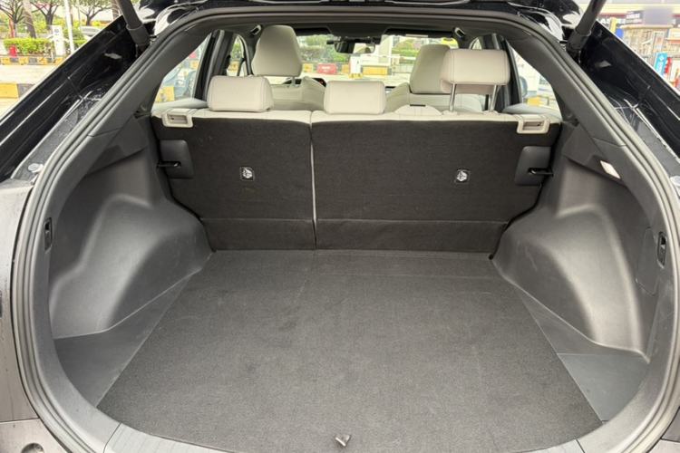 Used Toyota GAC bZ4X 2022 Long-Range Pro Interior 8