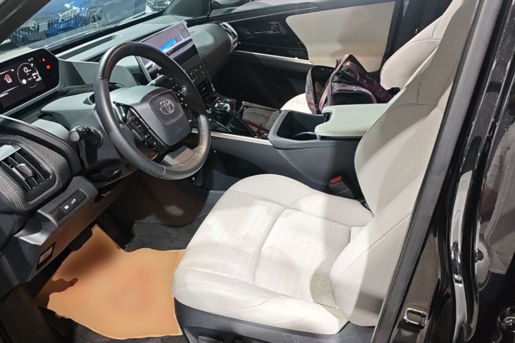 Used Toyota GAC bZ4X 2022 Long-Range Pro Left Front Seat