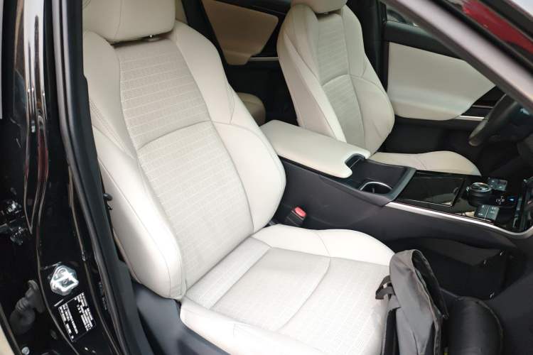 Used Toyota GAC bZ4X 2022 Long-Range Pro Right Front Seat