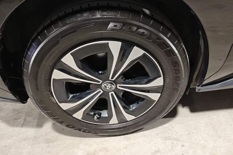 Used Toyota GAC bZ4X 2022 Long-Range Pro Right Rear Wheel Hub