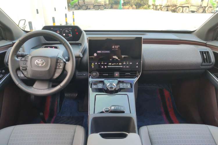 Used Toyota GAC bZ4X 2022 Long-Range Pro Center Console