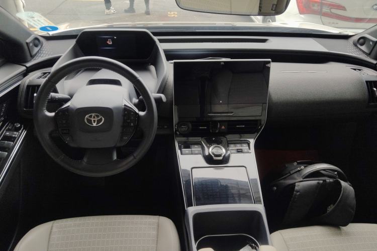 Used Toyota GAC bZ4X 2022 X-MODE Four-Wheel Drive Ultra Interior 2