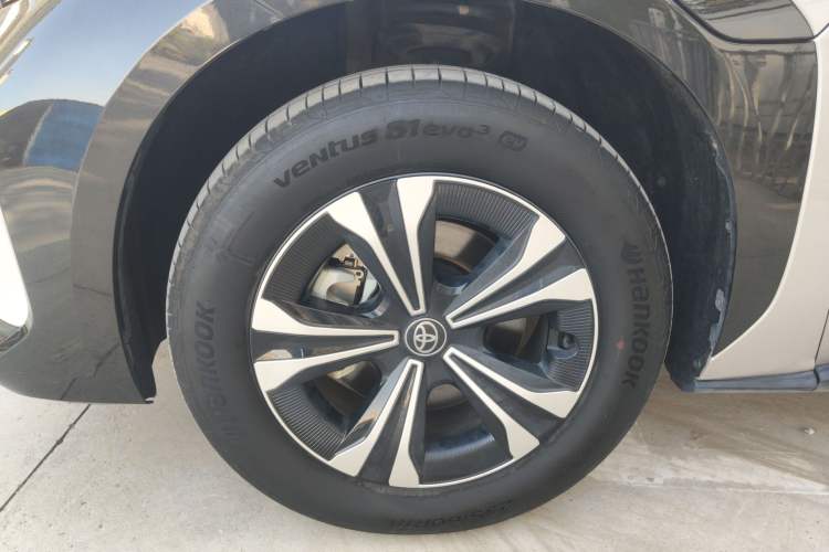 Used Toyota GAC bZ4X 2022 Long-Range Pro Left Front Wheel Hub