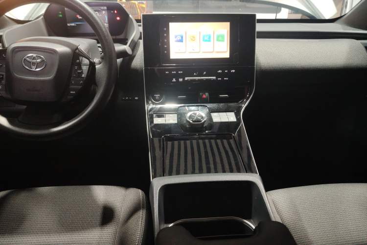 Used Toyota GAC bZ4X 2022 Long-Range Elite Audio And AC Panel
