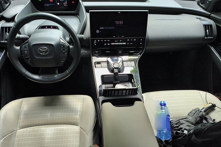 Used Toyota GAC bZ4X 2022 Long-Range Pro Center Console