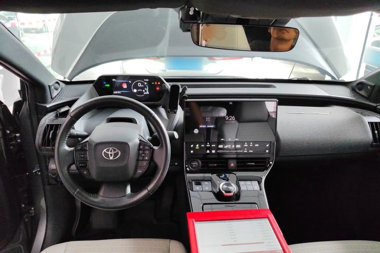 Used Toyota GAC bZ4X 2022 Long-Range Pro Center Console