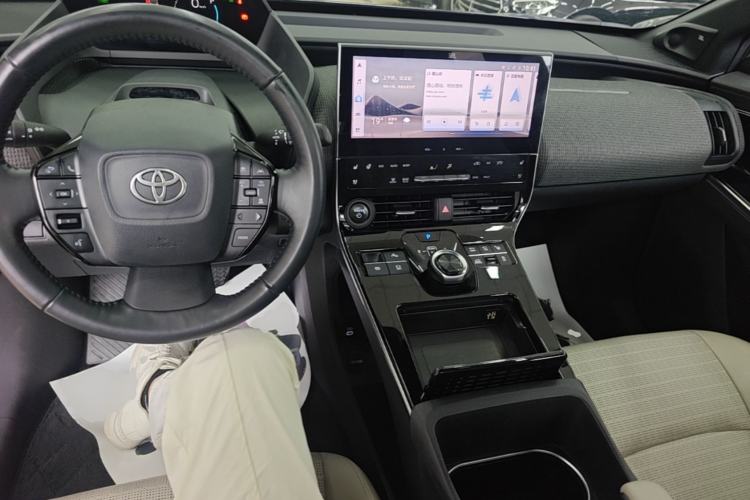 Used Toyota GAC bZ4X 2022 X-MODE Four-Wheel Drive Ultra Center Console