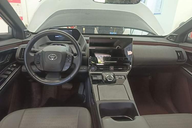 Used Toyota GAC bZ4X 2022 X-MODE Four-Wheel Drive Ultra Center Console