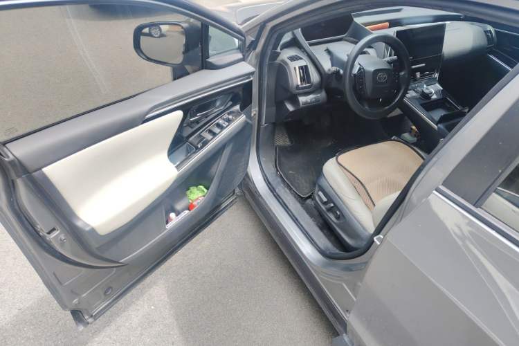 Used Toyota GAC bZ4X 2022 Long-Range Pro Driver Seat
