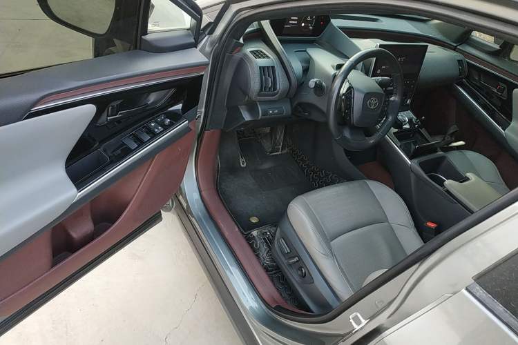 Used Toyota GAC bZ4X 2022 Long-Range Pro Driver Seat