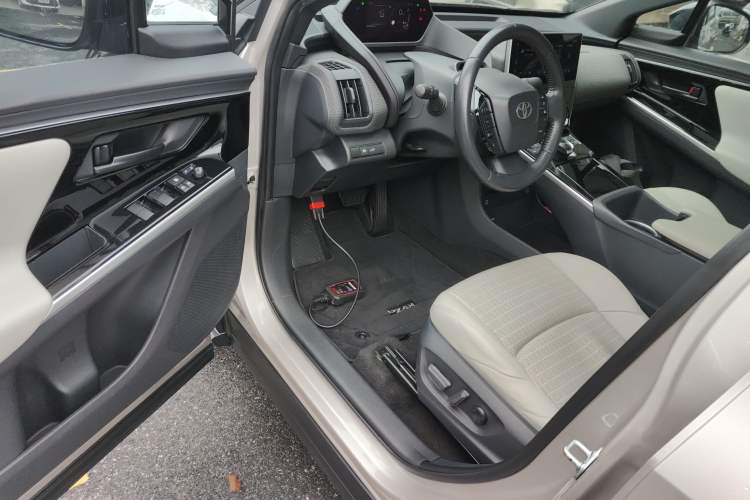 Used Toyota GAC bZ4X 2022 X-MODE Four-Wheel Drive Pro Driver Seat