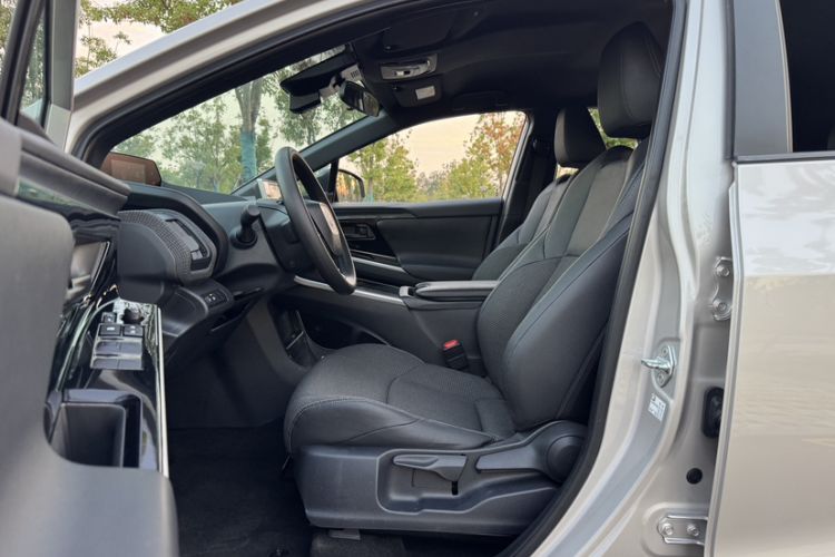 Used Toyota GAC bZ4X 2022 Long-Range Elite Interior 1