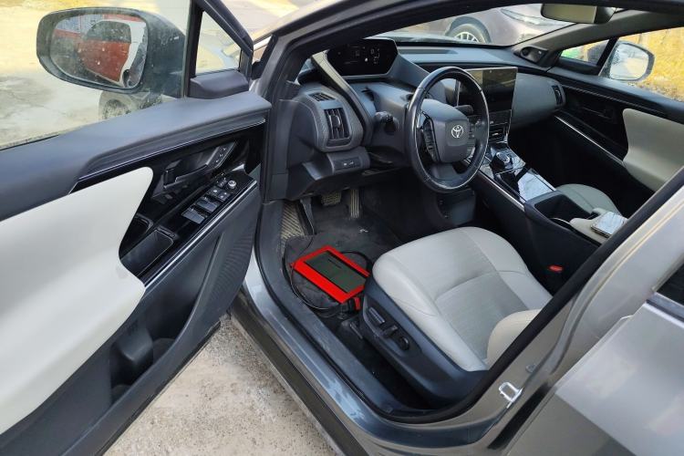 Used Toyota GAC bZ4X 2022 X-MODE Four-Wheel Drive Ultra Interior 3