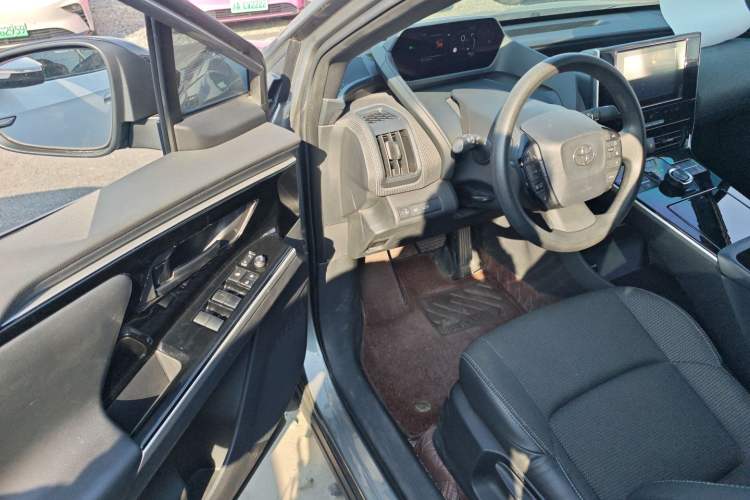 Used Toyota GAC bZ4X 2022 Long-Range Elite Interior 3