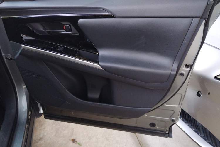 Used Toyota GAC bZ4X 2022 Long-Range Elite Interior 5