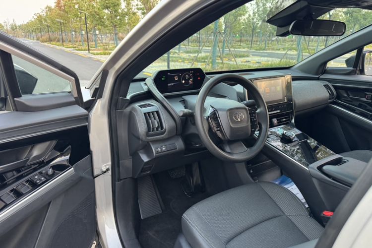 Used Toyota GAC bZ4X 2022 Long-Range Elite Interior 7