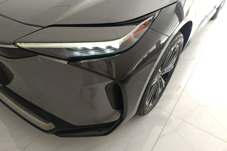 Used Toyota GAC bZ4X 2022 X-MODE Four-Wheel Drive Ultra Left Front Headlight