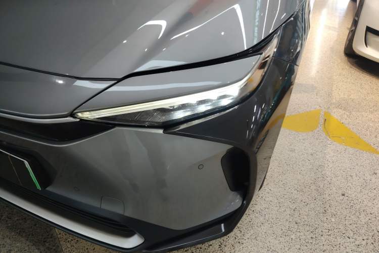 Used Toyota GAC bZ4X 2022 X-MODE Four-Wheel Drive Ultra Left Front Headlight