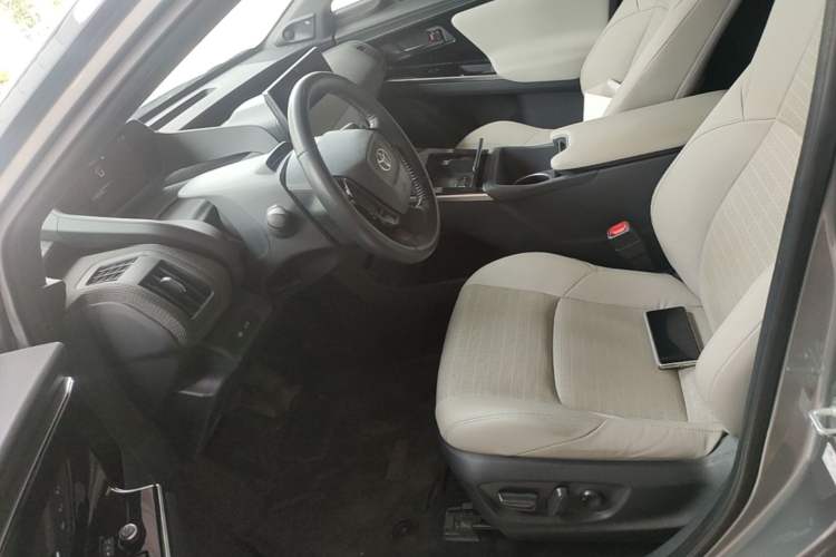 Used Toyota GAC bZ4X 2022 X-MODE Four-Wheel Drive Ultra Left Front Seat
