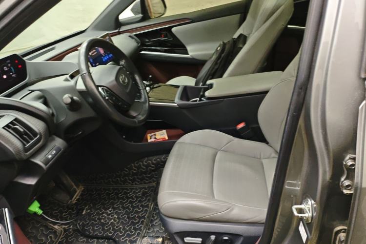 Used Toyota GAC bZ4X 2022 Long-Range Pro Left Front Seat