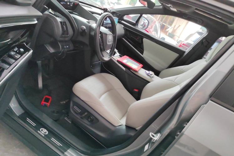 Used Toyota GAC bZ4X 2022 Long-Range Pro Left Front Seat