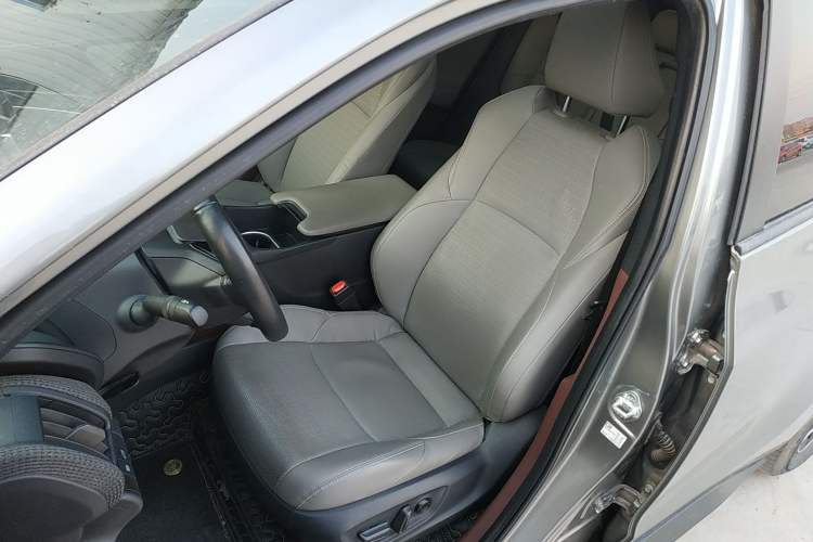 Used Toyota GAC bZ4X 2022 Long-Range Pro Left Front Seat