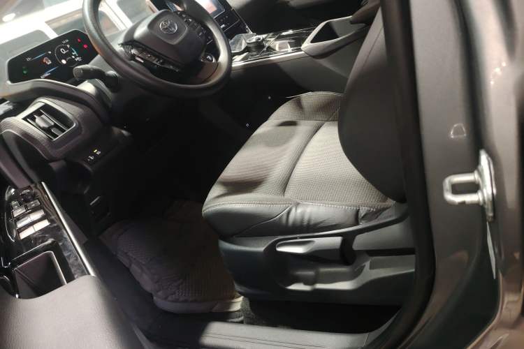 Used Toyota GAC bZ4X 2022 Long-Range Elite Left Front Seat
