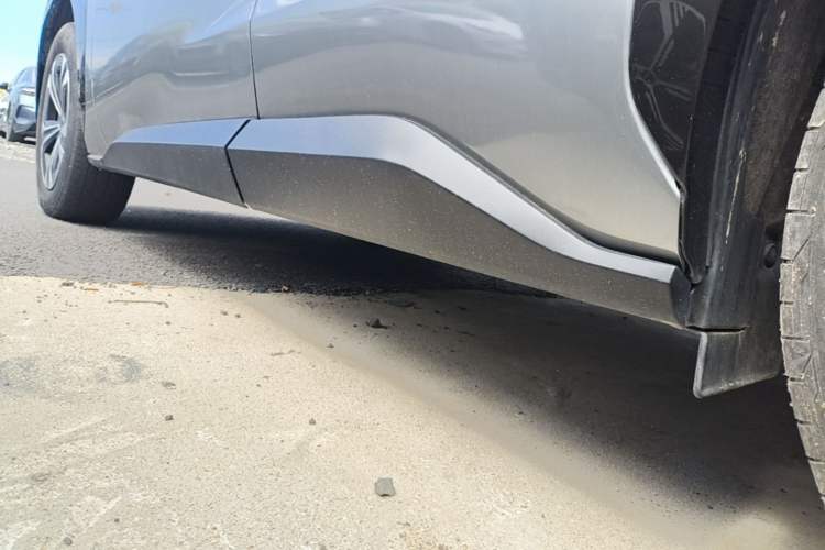 Used Toyota GAC bZ4X 2022 Long-Range Elite Left Side Sill
