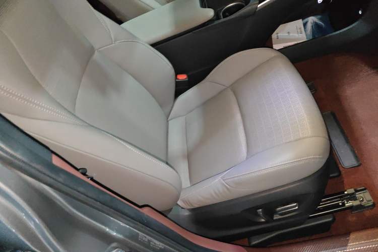 Used Toyota GAC bZ4X 2022 Long-Range Pro Right Front Seat