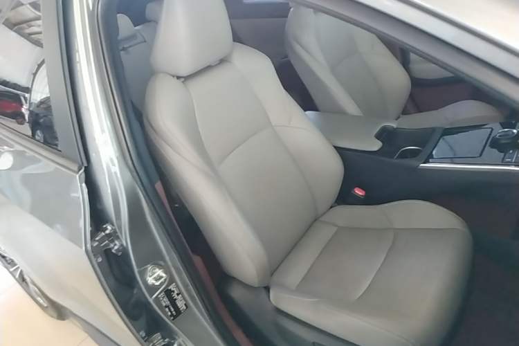 Used Toyota GAC bZ4X 2022 Long-Range Pro Right Front Seat