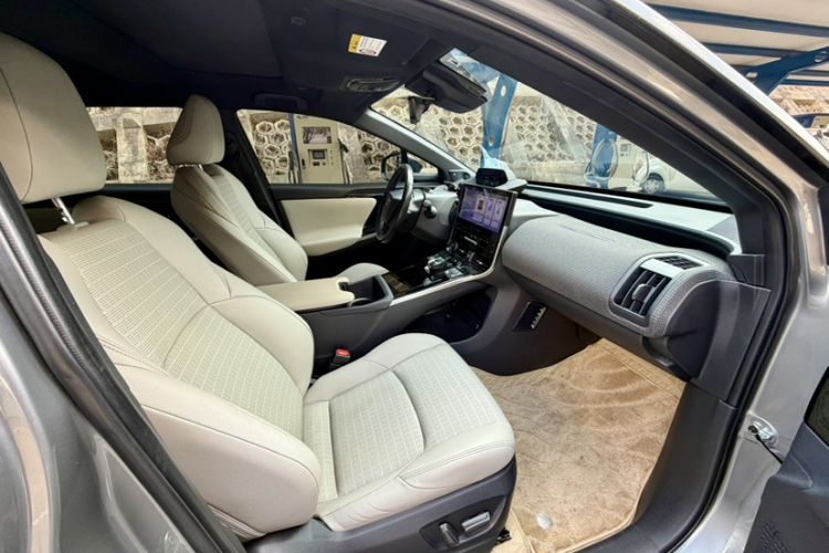 Used Toyota GAC bZ4X 2022 X-MODE Four-Wheel Drive Ultra Right Front Seat