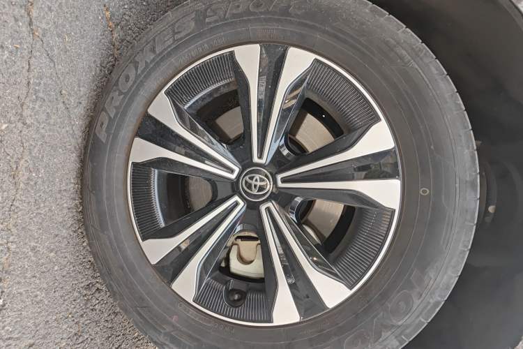 Used Toyota GAC bZ4X 2022 Long-Range Pro Right Front Wheel Hub