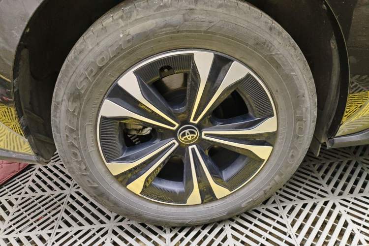 Used Toyota GAC bZ4X 2022 Long-Range Pro Right Rear Wheel Hub
