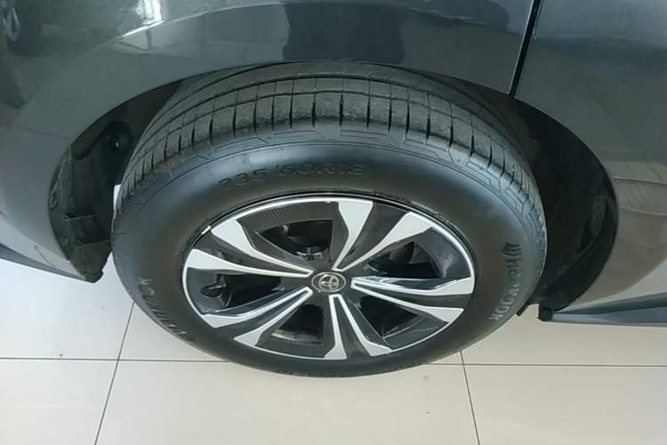 Used Toyota GAC bZ4X 2022 Long-Range Pro Right Rear Wheel Hub