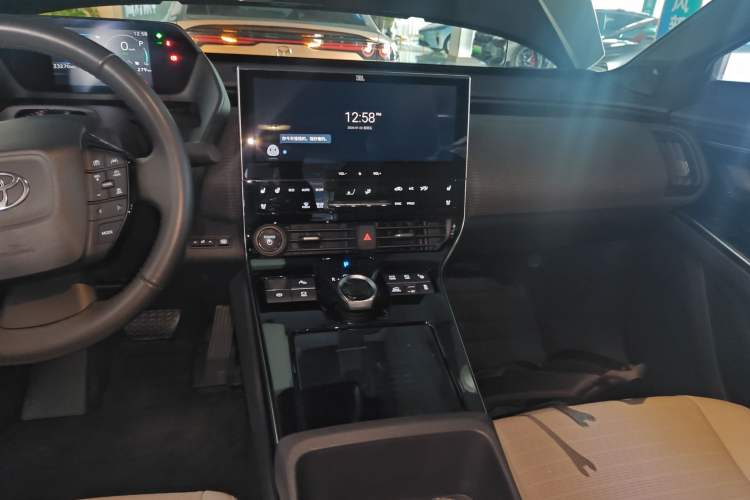 Used Toyota GAC bZ4X 2022 X-MODE Four-Wheel Drive Ultra Audio And AC Panel